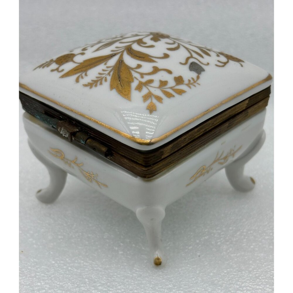 1940s ISCO Japan Footed Porcelain Gilt Hinged Trinket Box